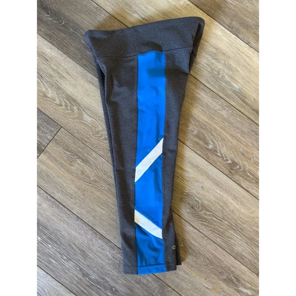 ALO Yoga Capri Leggings Size XS